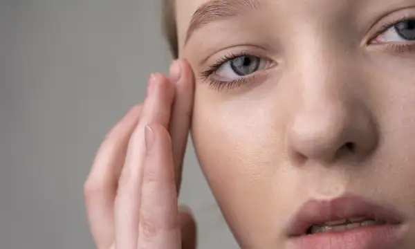 Eyelid Lift Surgery at Yanhee Hospital